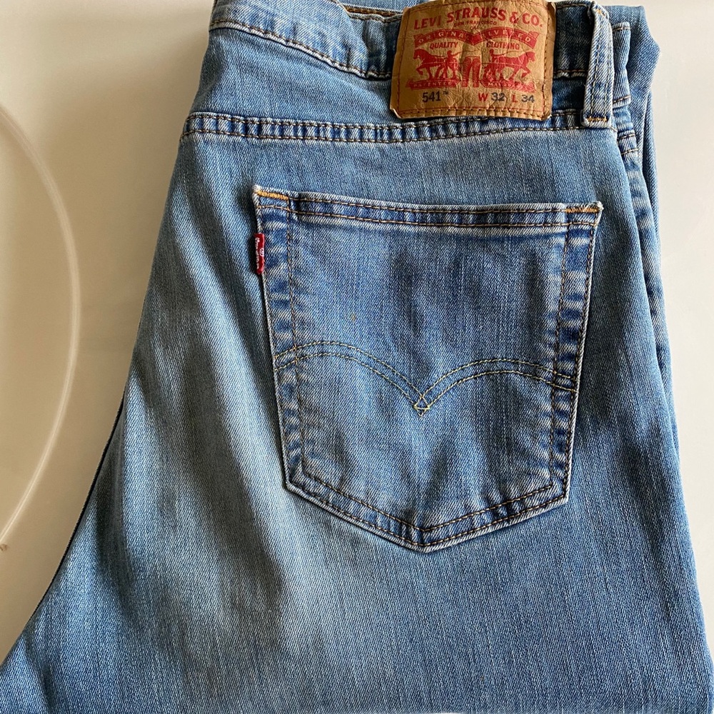 Men’s Levi’s Jeans 541 32X34